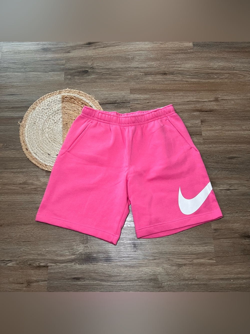 NIKE Sportswear Club Fleece Mens Shorts with White Swoosh Graphic NWT